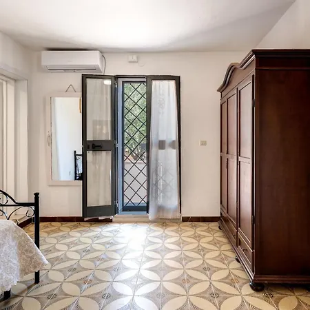 Trullo La Quercia * Остуни
